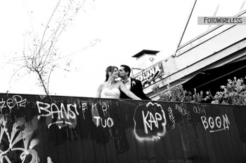 FotoWireless - esterno di una carrozzeria a Roma per le foto di matrimonio